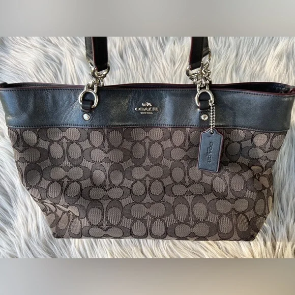 Coach shoulder bag - Picture 2 of 16